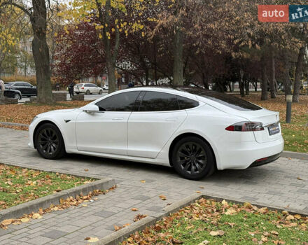 Білий Тесла Модель С, об'ємом двигуна 0 л та пробігом 52 тис. км за 27800 $, фото 12 на Automoto.ua