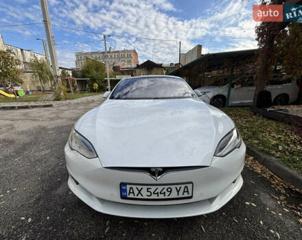 Белый Тесла Модель С, объемом двигателя 0 л и пробегом 85 тыс. км за 29500 $, фото 17 на Automoto.ua