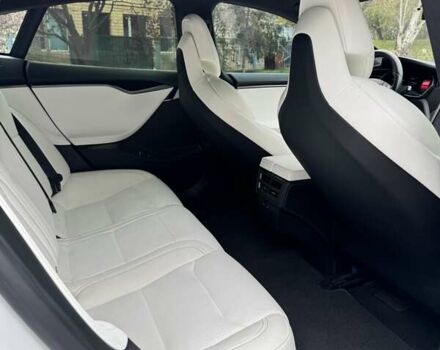 Белый Тесла Модель С, объемом двигателя 0 л и пробегом 219 тыс. км за 24900 $, фото 11 на Automoto.ua