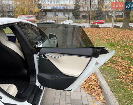 Білий Тесла Модель С, об'ємом двигуна 0 л та пробігом 52 тис. км за 27800 $, фото 27 на Automoto.ua