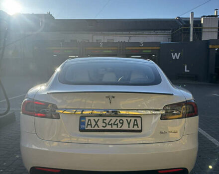 Белый Тесла Модель С, объемом двигателя 0 л и пробегом 85 тыс. км за 29500 $, фото 32 на Automoto.ua