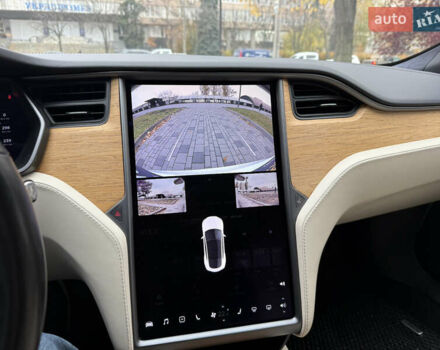 Білий Тесла Модель С, об'ємом двигуна 0 л та пробігом 52 тис. км за 27800 $, фото 34 на Automoto.ua