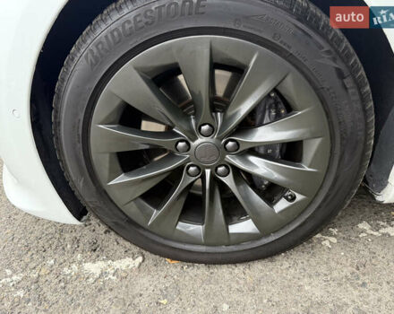 Білий Тесла Модель С, об'ємом двигуна 0 л та пробігом 52 тис. км за 27800 $, фото 37 на Automoto.ua