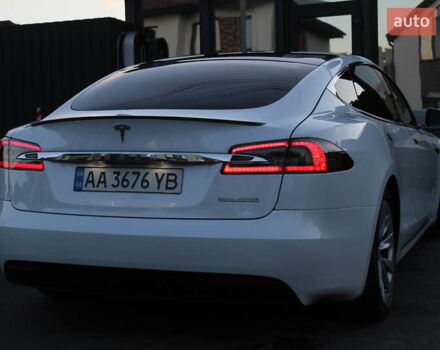 Білий Тесла Модель С, об'ємом двигуна 0 л та пробігом 118 тис. км за 29700 $, фото 9 на Automoto.ua