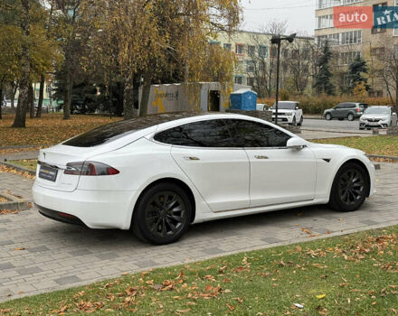 Білий Тесла Модель С, об'ємом двигуна 0 л та пробігом 52 тис. км за 27800 $, фото 6 на Automoto.ua