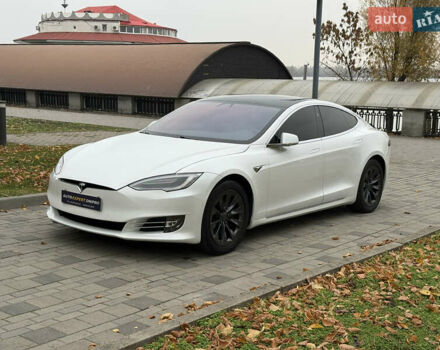 Білий Тесла Модель С, об'ємом двигуна 0 л та пробігом 52 тис. км за 27800 $, фото 16 на Automoto.ua