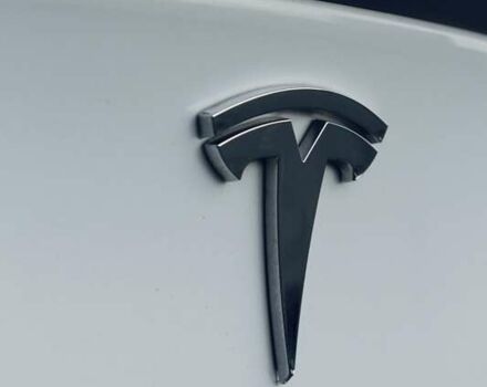 Белый Тесла Модель С, объемом двигателя 0 л и пробегом 117 тыс. км за 29700 $, фото 25 на Automoto.ua