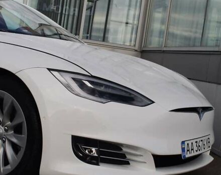 Белый Тесла Модель С, объемом двигателя 0 л и пробегом 117 тыс. км за 29700 $, фото 4 на Automoto.ua