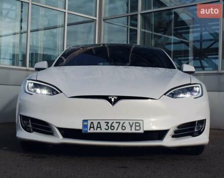 Белый Тесла Модель С, объемом двигателя 0 л и пробегом 117 тыс. км за 29700 $, фото 10 на Automoto.ua