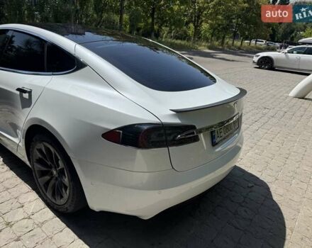 Білий Тесла Модель С, об'ємом двигуна 0 л та пробігом 59 тис. км за 35500 $, фото 5 на Automoto.ua