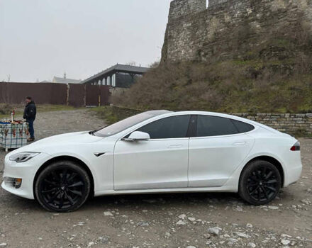 Білий Тесла Модель С, об'ємом двигуна 0 л та пробігом 160 тис. км за 35699 $, фото 4 на Automoto.ua