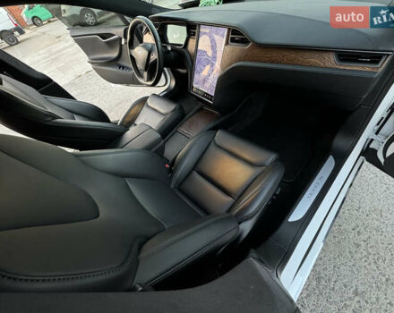 Белый Тесла Модель С, объемом двигателя 0 л и пробегом 69 тыс. км за 29900 $, фото 13 на Automoto.ua