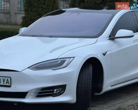 Белый Тесла Модель С, объемом двигателя 0 л и пробегом 104 тыс. км за 31500 $, фото 2 на Automoto.ua