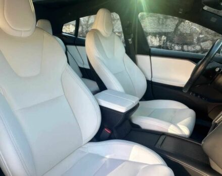 Білий Тесла Модель С, об'ємом двигуна 0 л та пробігом 48 тис. км за 17000 $, фото 5 на Automoto.ua