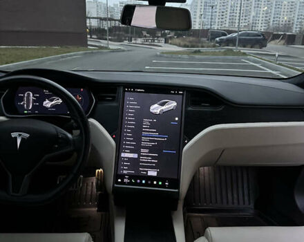 Білий Тесла Модель С, об'ємом двигуна 0 л та пробігом 160 тис. км за 33000 $, фото 9 на Automoto.ua