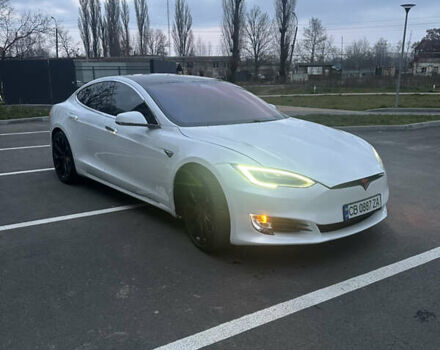 Білий Тесла Модель С, об'ємом двигуна 0 л та пробігом 160 тис. км за 33000 $, фото 1 на Automoto.ua