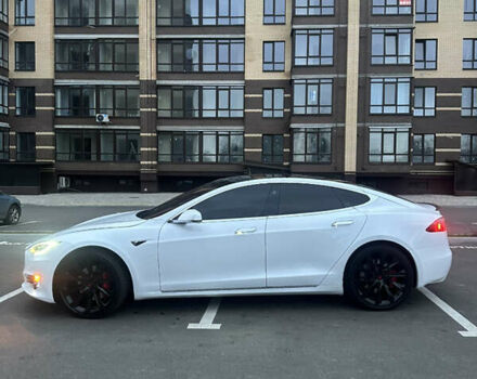 Білий Тесла Модель С, об'ємом двигуна 0 л та пробігом 160 тис. км за 33000 $, фото 4 на Automoto.ua