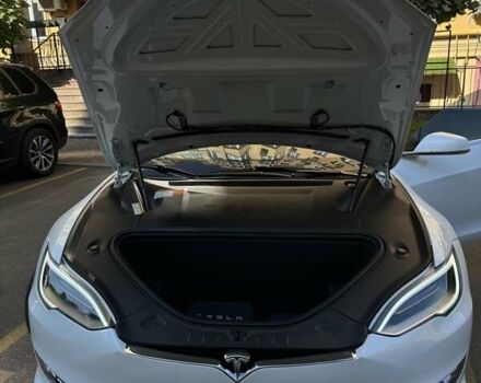Белый Тесла Модель С, объемом двигателя 0 л и пробегом 69 тыс. км за 29900 $, фото 7 на Automoto.ua