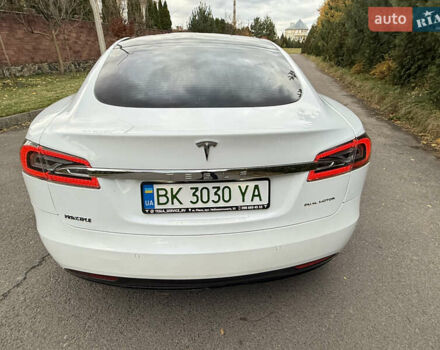 Білий Тесла Модель С, об'ємом двигуна 0 л та пробігом 120 тис. км за 25800 $, фото 25 на Automoto.ua