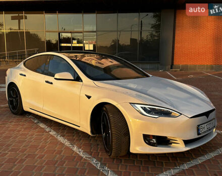 Тесла Модель С 2020 в Одессе на Automoto.ua Белый Тесла Модель С, объемом двигателя 0 л и пробегом 39 тыс. км за 27500 $, фото 10 на Automoto.ua