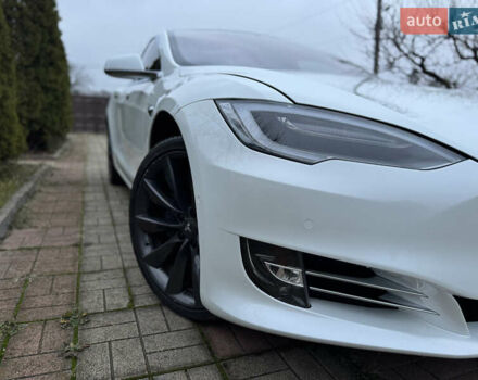Белый Тесла Модель С, объемом двигателя 0 л и пробегом 104 тыс. км за 31500 $, фото 11 на Automoto.ua