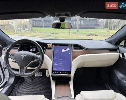 Белый Тесла Модель С, объемом двигателя 0 л и пробегом 53 тыс. км за 33999 $, фото 13 на Automoto.ua