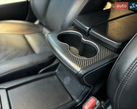 Белый Тесла Модель С, объемом двигателя 0 л и пробегом 104 тыс. км за 31500 $, фото 7 на Automoto.ua