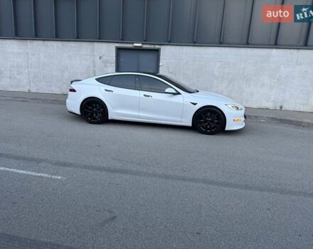 Білий Тесла Модель С, об'ємом двигуна 0 л та пробігом 51 тис. км за 49999 $, фото 1 на Automoto.ua