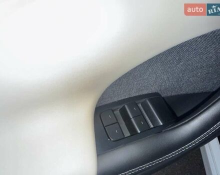 Білий Тесла Модель С, об'ємом двигуна 0 л та пробігом 51 тис. км за 49999 $, фото 36 на Automoto.ua