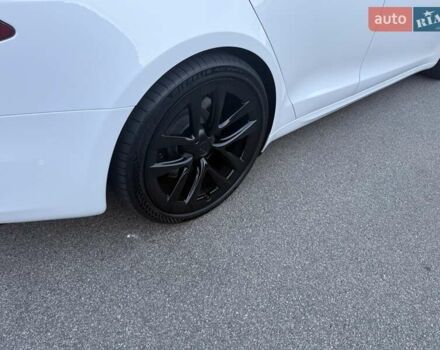 Білий Тесла Модель С, об'ємом двигуна 0 л та пробігом 51 тис. км за 49999 $, фото 14 на Automoto.ua