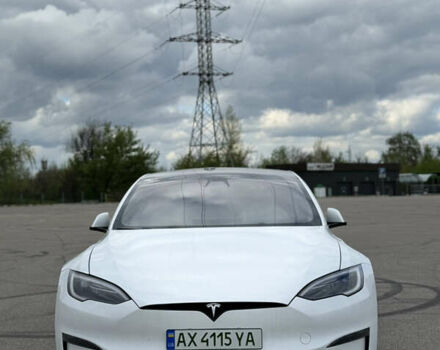 Білий Тесла Модель С, об'ємом двигуна 0 л та пробігом 14 тис. км за 60500 $, фото 2 на Automoto.ua