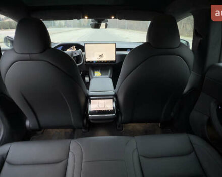 Белый Тесла Модель С, объемом двигателя 0 л и пробегом 42 тыс. км за 35500 $, фото 12 на Automoto.ua