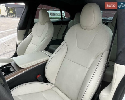 Белый Тесла Модель С, объемом двигателя 0 л и пробегом 68 тыс. км за 39900 $, фото 12 на Automoto.ua