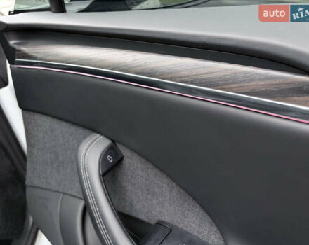 Білий Тесла Модель С, об'ємом двигуна 0 л та пробігом 76 тис. км за 39999 $, фото 9 на Automoto.ua