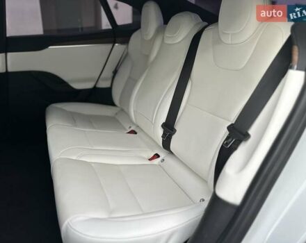 Белый Тесла Модель С, объемом двигателя 0 л и пробегом 68 тыс. км за 42000 $, фото 20 на Automoto.ua