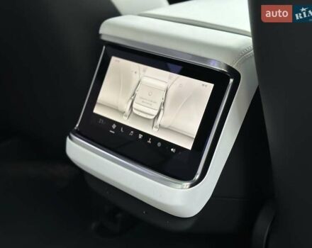 Белый Тесла Модель С, объемом двигателя 0 л и пробегом 68 тыс. км за 42000 $, фото 23 на Automoto.ua