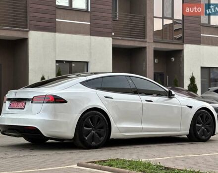 Белый Тесла Модель С, объемом двигателя 0 л и пробегом 68 тыс. км за 42000 $, фото 5 на Automoto.ua