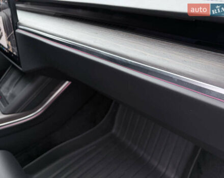 Білий Тесла Модель С, об'ємом двигуна 0 л та пробігом 76 тис. км за 39999 $, фото 8 на Automoto.ua