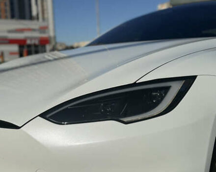 Белый Тесла Модель С, объемом двигателя 0 л и пробегом 60 тыс. км за 44990 $, фото 3 на Automoto.ua