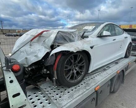 Белый Тесла Модель С, объемом двигателя 0 л и пробегом 16 тыс. км за 25200 $, фото 4 на Automoto.ua