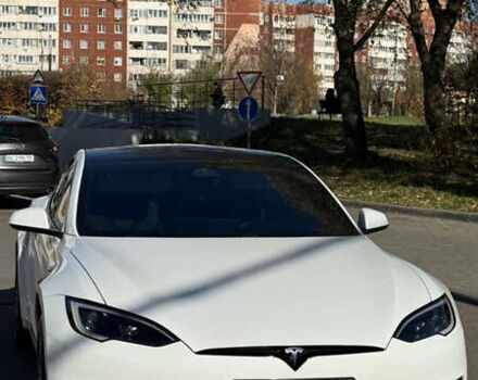 Белый Тесла Модель С, объемом двигателя 0 л и пробегом 60 тыс. км за 44990 $, фото 13 на Automoto.ua