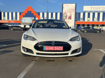 Белый Тесла Модель С, объемом двигателя 0 л и пробегом 178 тыс. км за 12000 $, фото 1 на Automoto.ua