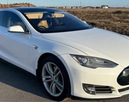 Белый Тесла Модель С, объемом двигателя 0 л и пробегом 195 тыс. км за 12499 $, фото 1 на Automoto.ua