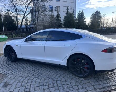 Белый Тесла Модель С, объемом двигателя 0 л и пробегом 170 тыс. км за 13500 $, фото 1 на Automoto.ua