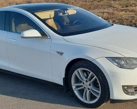 Белый Тесла Модель С, объемом двигателя 0 л и пробегом 195 тыс. км за 12700 $, фото 1 на Automoto.ua