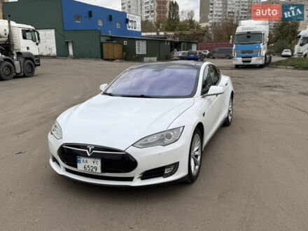 Белый Тесла Модель С, объемом двигателя 0 л и пробегом 179 тыс. км за 12800 $, фото 1 на Automoto.ua