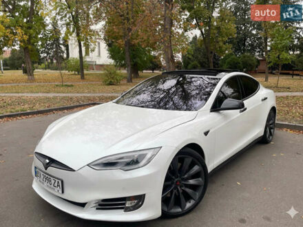 Белый Тесла Модель С, объемом двигателя 0 л и пробегом 178 тыс. км за 12000 $, фото 1 на Automoto.ua