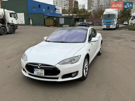 Белый Тесла Модель С, объемом двигателя 0 л и пробегом 179 тыс. км за 12800 $, фото 1 на Automoto.ua