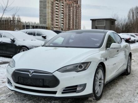 Білий Тесла Модель С, об'ємом двигуна 0 л та пробігом 177 тис. км за 12700 $, фото 1 на Automoto.ua
