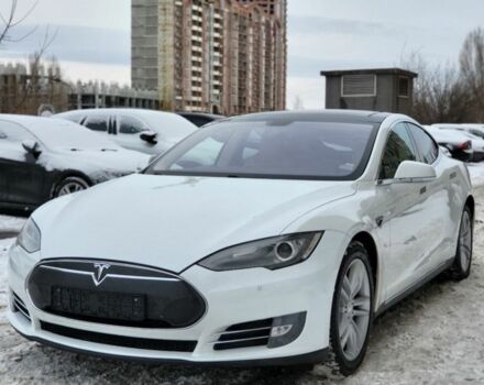 Белый Тесла Модель С, объемом двигателя 0 л и пробегом 177 тыс. км за 12700 $, фото 1 на Automoto.ua